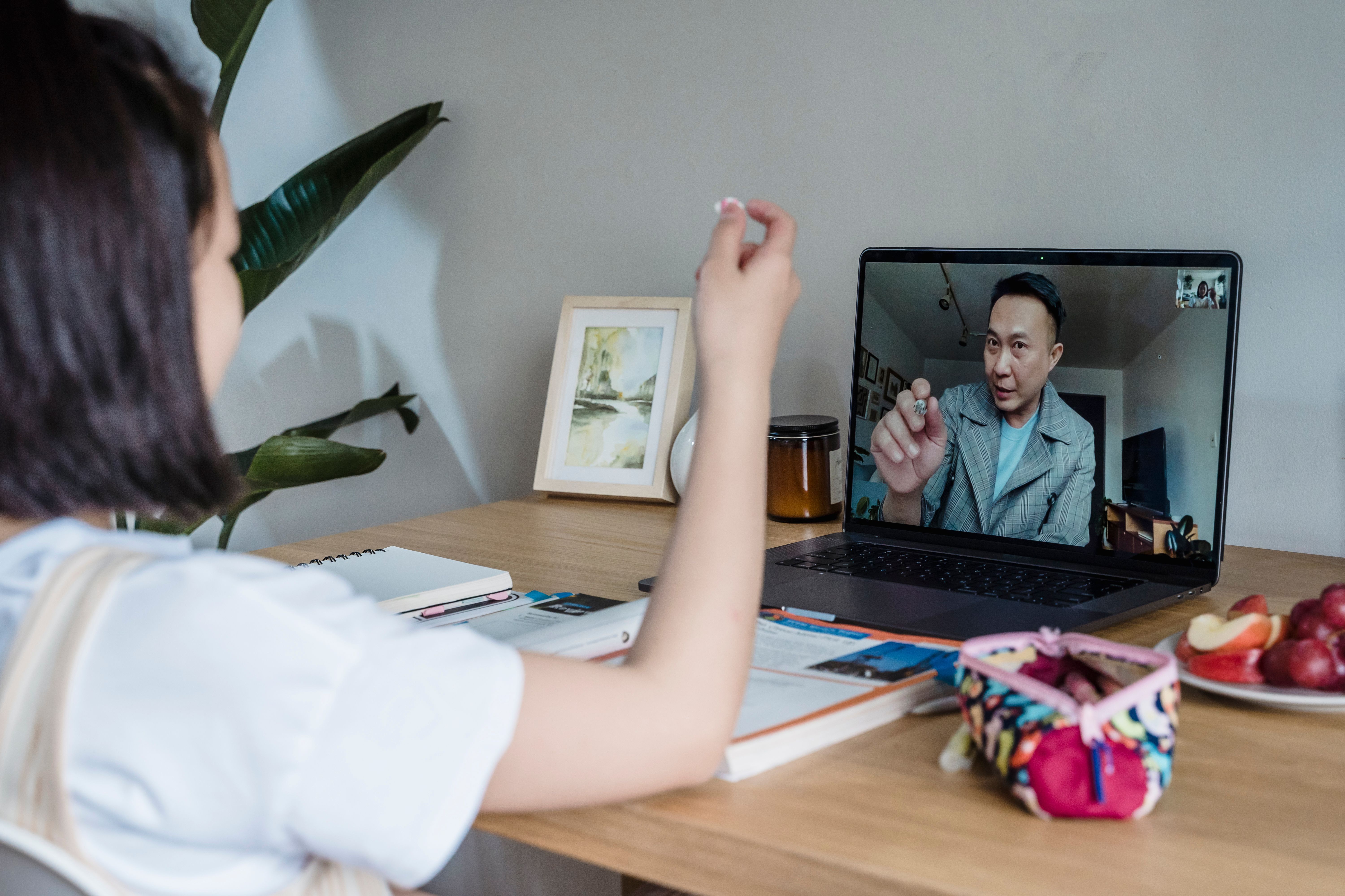 Tuition Rates in Singapore: Home Tutors Vs Enrichment Centres